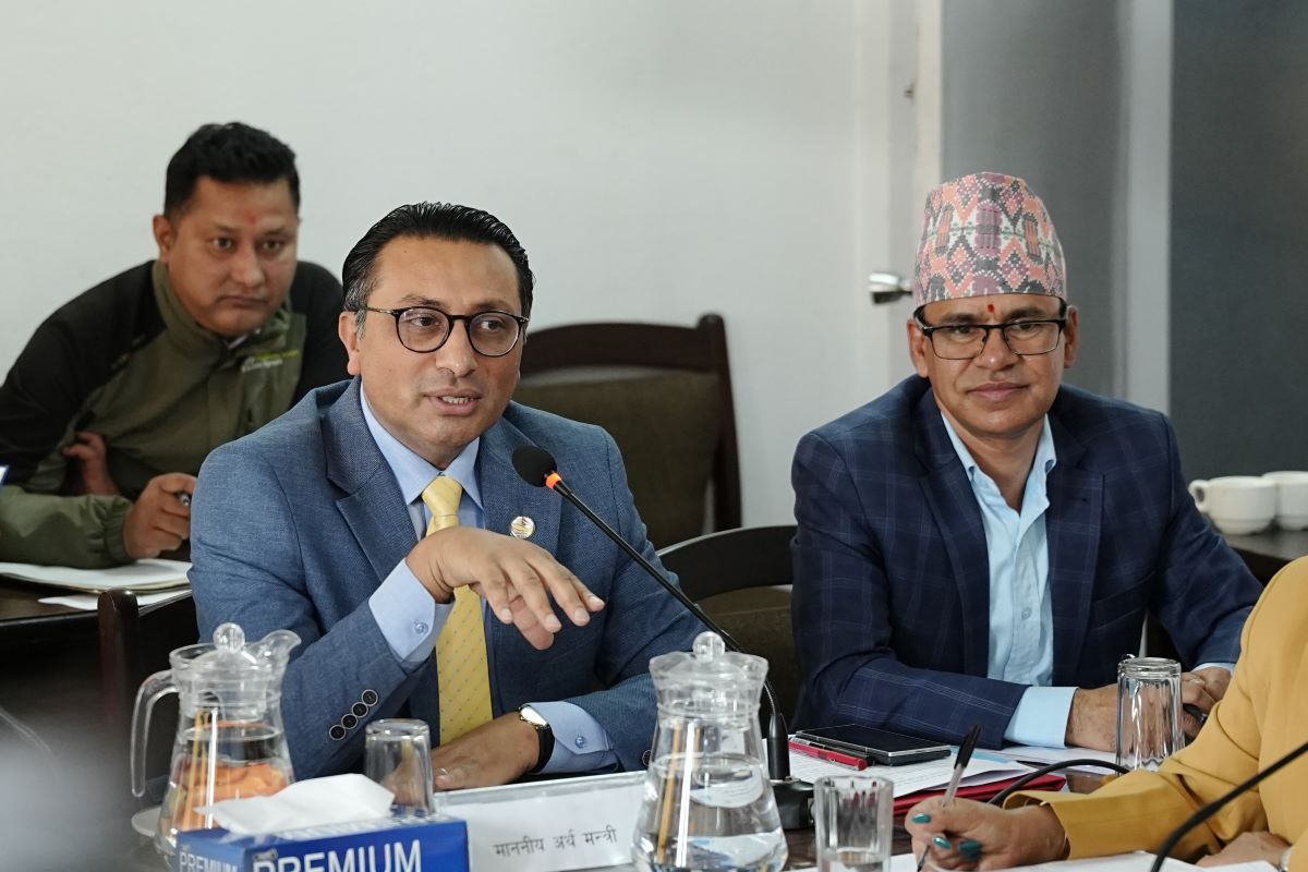 १०० भन्दा बढीको सामानमा भन्सार लगाउने  काम हाम्रो पालामा आएको होइन: अर्थमन्त्री