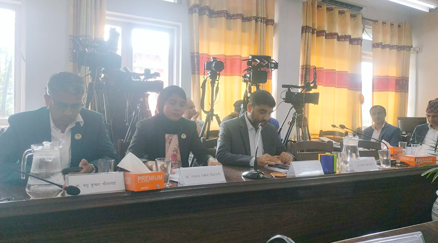 १६ वर्ष पुगेकालाई मतदान गर्न पाउने व्यवस्था राख्न रास्वपाको प्रस्ताव