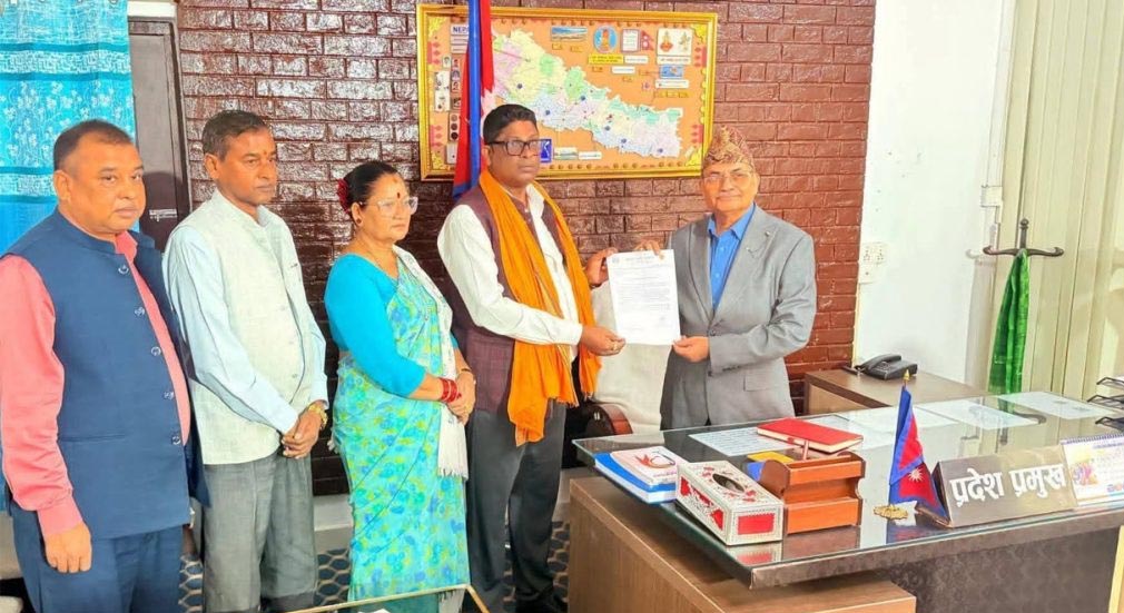 मधेश सरकारबाट बाहिरियो एमाले, चार मन्त्रीले दिए राजीनामा