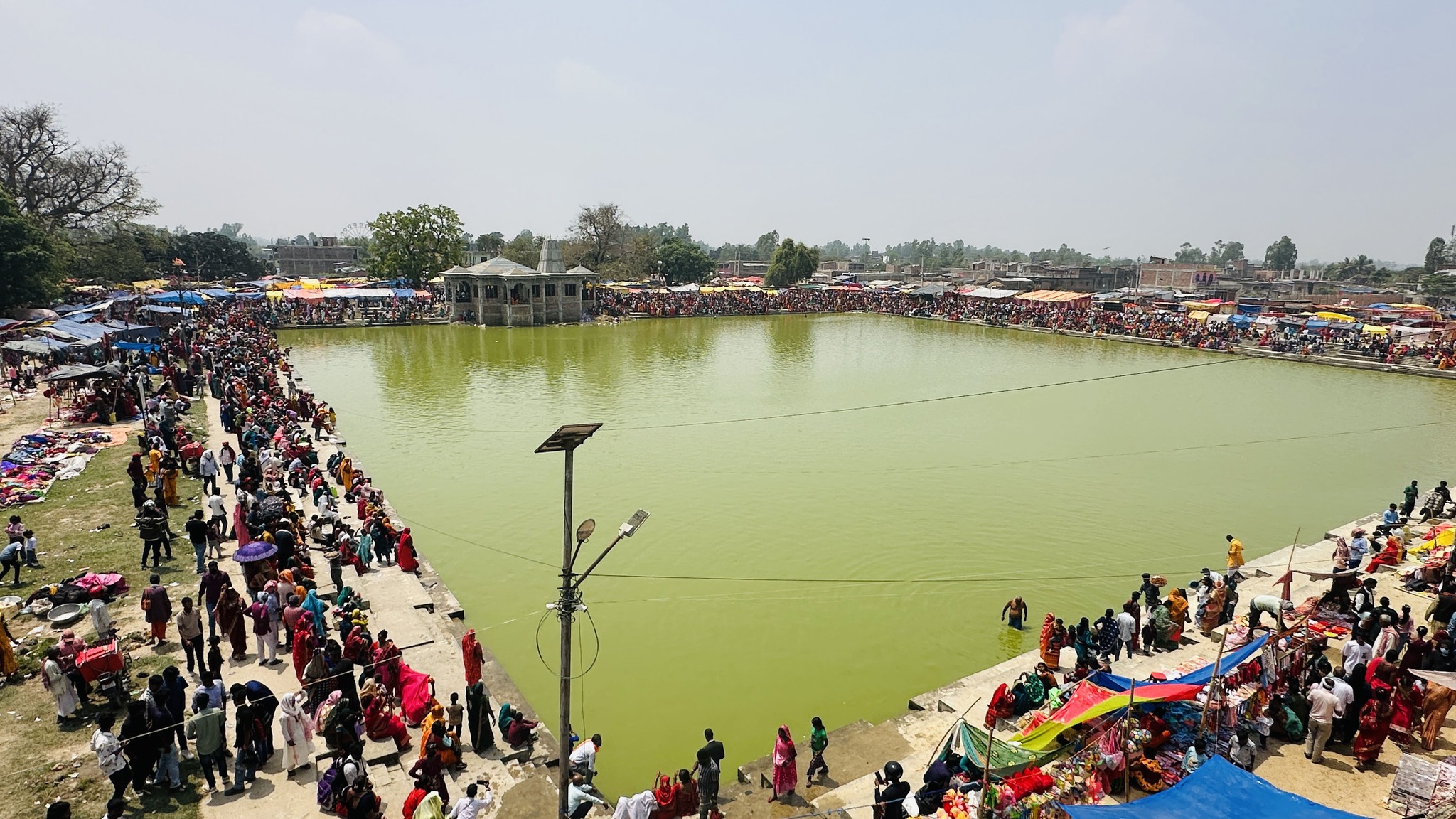 सन्तानको आशामा पतारी पोखरीमा महिलाहरूको डुबुल्की, परम्परा र विश्वासको अनौठो संगम