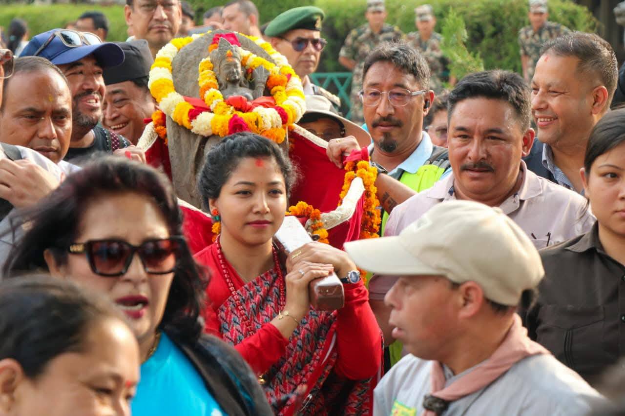 चोरिएर लन्डन पुगेको १३औँ शताब्दीको महागौरी मूर्ति आफ्नै मन्दिरमा पुनःस्थापित