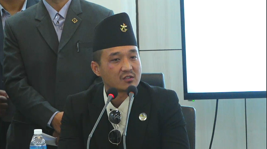 मन्त्री हुँदा तेस्रो वरीयतामा रहेका गुरुङ दुई हप्तापछि पाँचौँमा झारिए, अहिले राजीनामा दिए